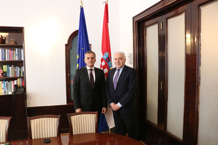 Slika /arhiva-midim//slike vijesti/Ministar i veleposlanik Cianfanari (1).JPG